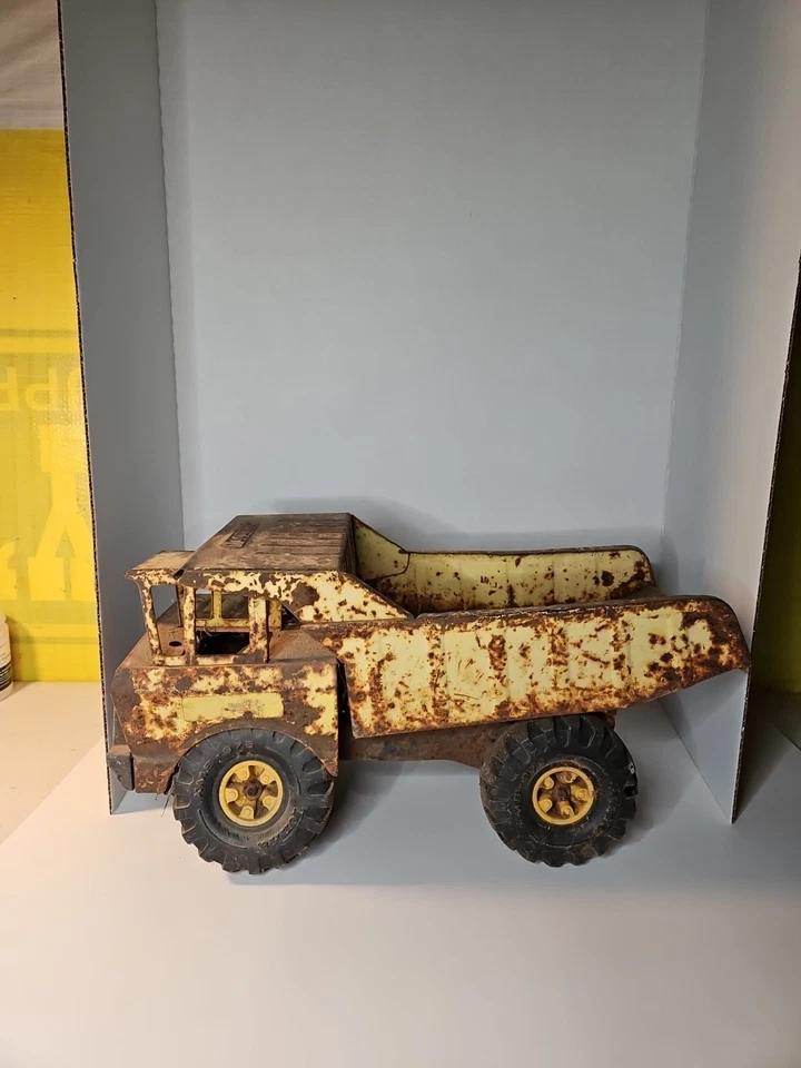 Vintage MIGHTY TONKA 1970's Dump Truck Pressed Steel ~ XMB-975 Tires ~ 19” - Image 4 of 4