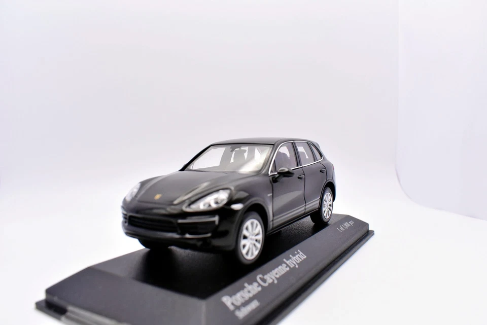 Modellino auto scala 1:43 Porsche cayenne nero minichamps diecast modellismo car - Immagine 2 di 4