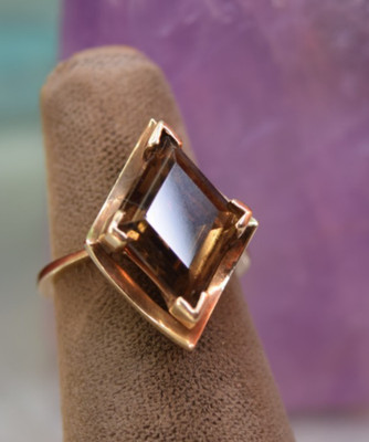 Vintage 14K Gold Faceted Diamond Shape Smokey Quartz Gemstone Ring sz 5.25