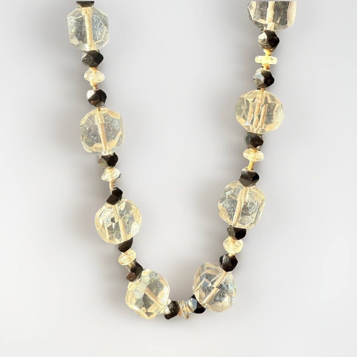 Vintage 38” Clear & Black Hand-Cut Glass Flapper Necklace  display picture 2