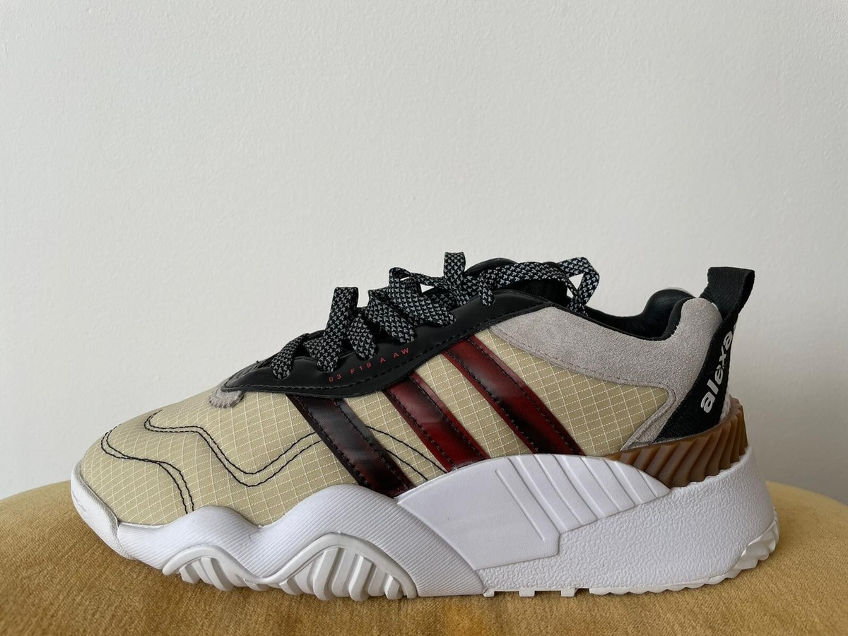 aw turnout sneakers
