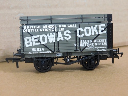 Bachmann Branch Line 37-205A OO/HO 8 Plank Wagon W/Coke Rails BEDWAS NIB - 第 1/10 張圖片
