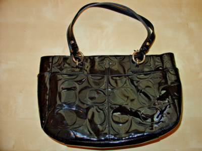 COACH Purse Tote handbag Pocketbook Iconic Luxury Signature 