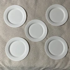 LOT OF 5 - CORNING - PYROCERAM TABLEWARE  10 1/2" WHITE SPIRAL RIM DINNER PLATES
