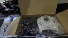 Boxed SEGA Dreamcast Console Bundle - Official Controller & Cables + 3 games 