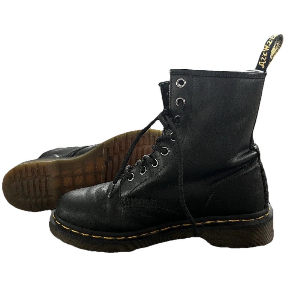 Dr. Martens 1460W Black Smooth Leather Lace Up Combat Boots 11821 Women's Size 7