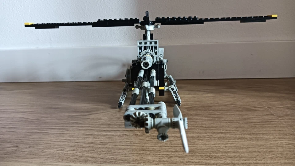 LEGO Technic 8412 Nighthawk / Sky Wasp, foto 4 di 5