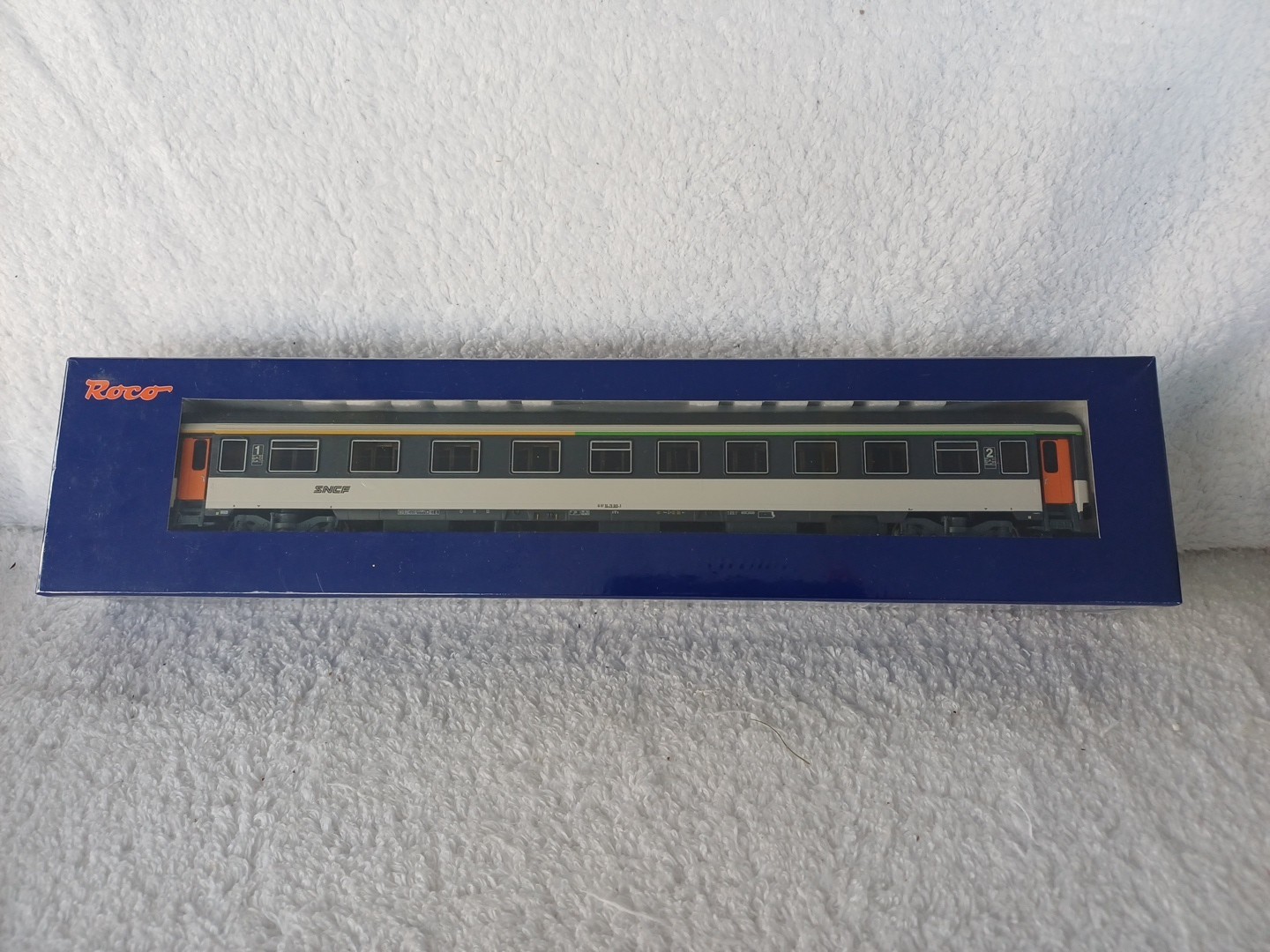 Roco HO 45748 SNCF 1st 2nd Class Corail Coach Noodle Logo Factory Sealed Model