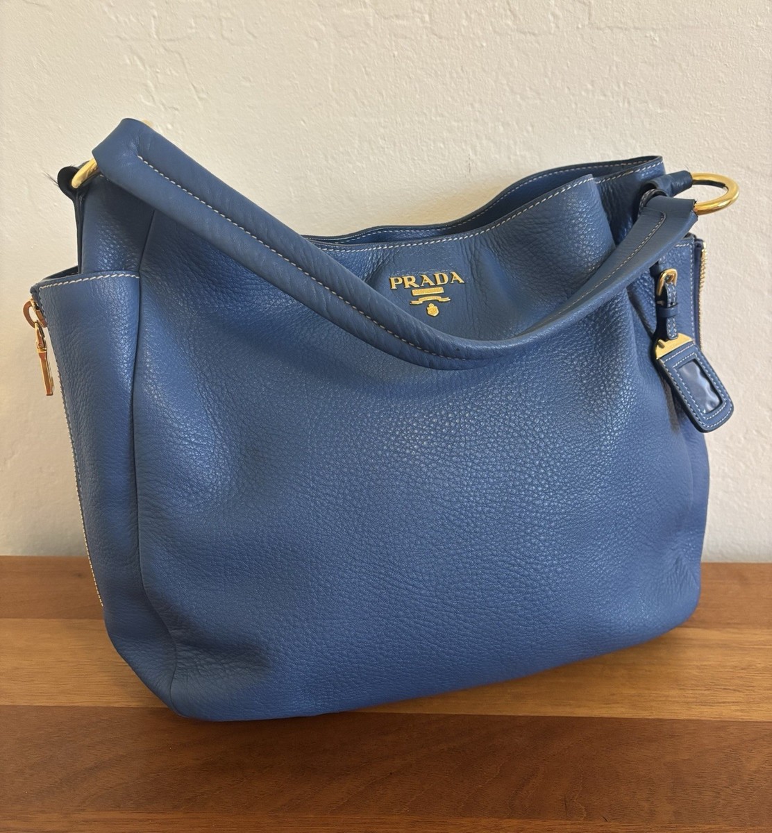 バッグ 00S PRADA VITELLO DAINO LEATHER HOBO BAG Prada Vitello Daino Leather Hobo Bag Metallic Gold - DDH