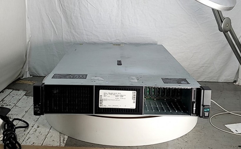 HPE PROLIANT DL380 GEN10 868703-B21 2.5x8 Server XEON GOLD 6134 NO RAM p408i