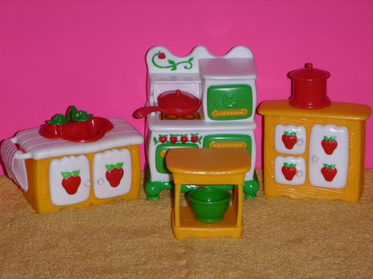 Vintage Strawberry Shortcake ~ Berry Happy Home BERRY COZY KITCHEN