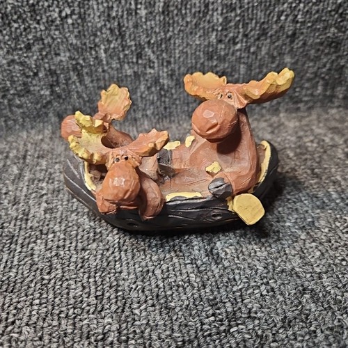 Charming Moose Family in Canoe Resin Figurine - Ideal Gift & Decor Accent