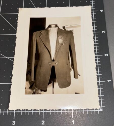 1940s COAT on Mannequin FASHION Designer Men Antique Snapshot PHOTO - Picture 1 of 3