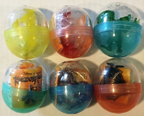 YOU PICK Disney Kingdom Hearts Keychain Tomy Gacha Vending Machine 2" Capsule - Picture 3 of 15