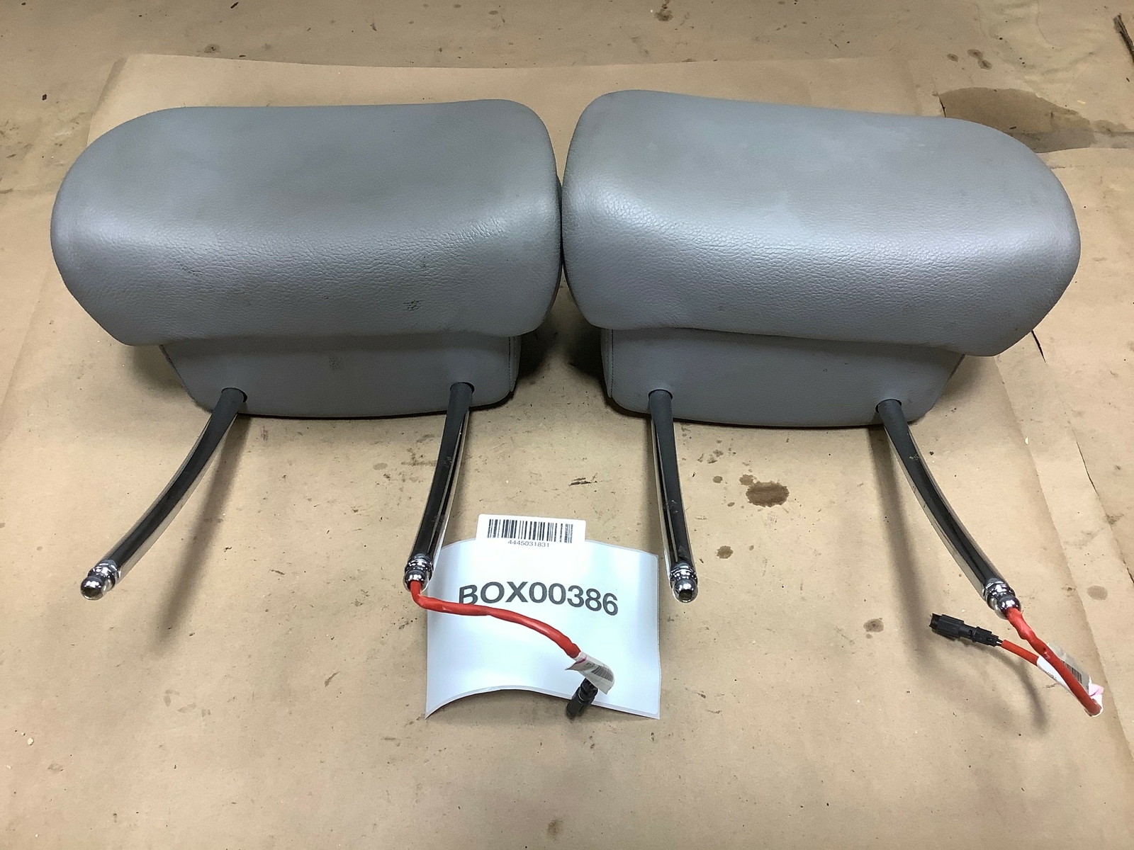 2008 BMW X5 E70 FRONT PASSENGER & DRIVER SIDE SEAT HEADREST LEATHER