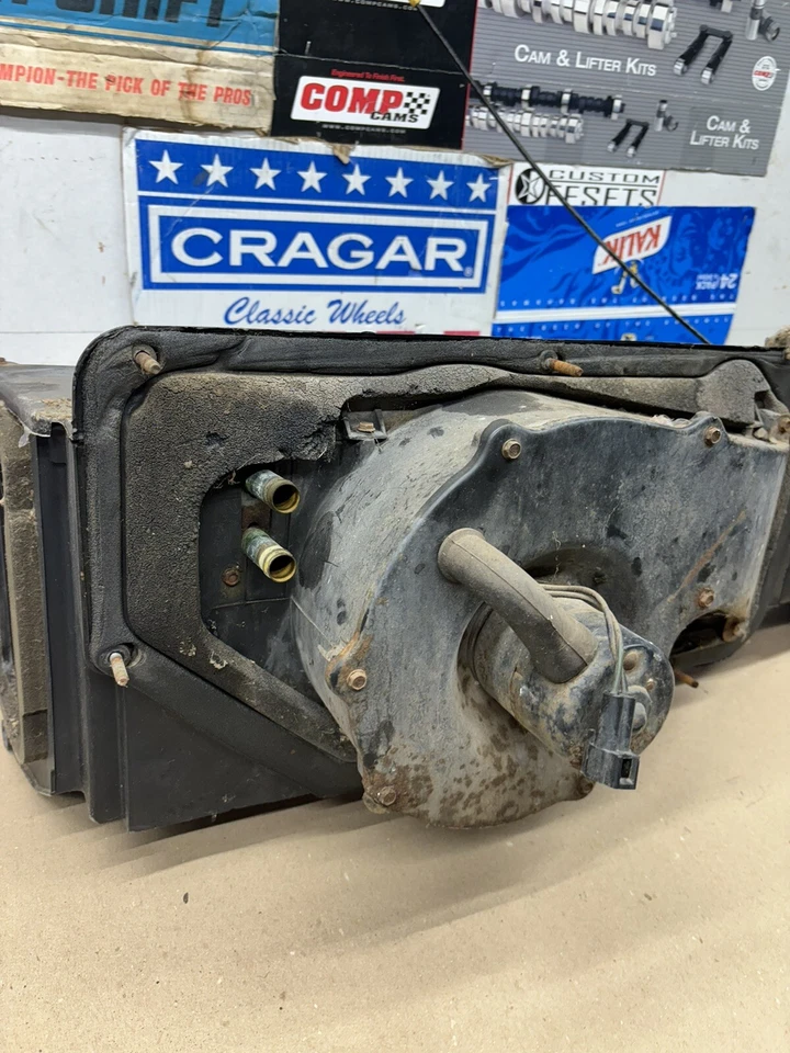 Dodge D100 D150 W100 1981 83 84 86 1987 Ram debajo del tablero calentador caja térmica núcleo fabricante original Foto 3 de 4