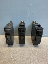 LOT OF 3 GE E-11592 CIRCUIT BREAKER 20 AMP 1 POLE TYPE THQB, 2 NEW/1 USED