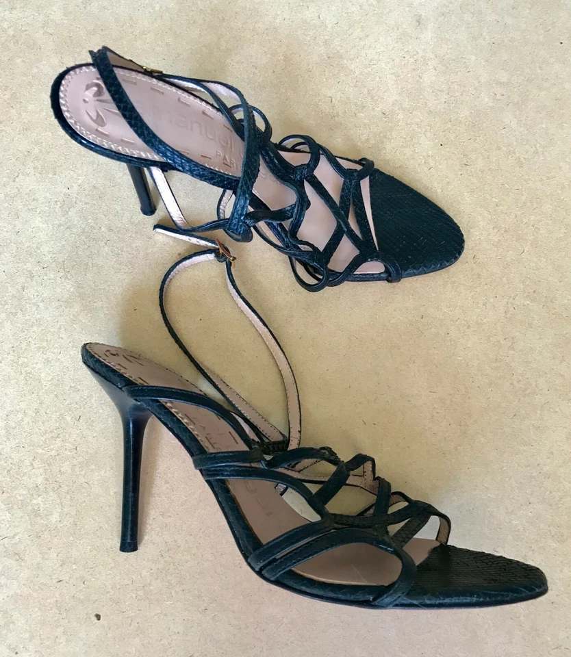 Sandales vintage Emanuel Ungaro, python noir, talons 10 cm, tailles dépareillées - Photo 2/4