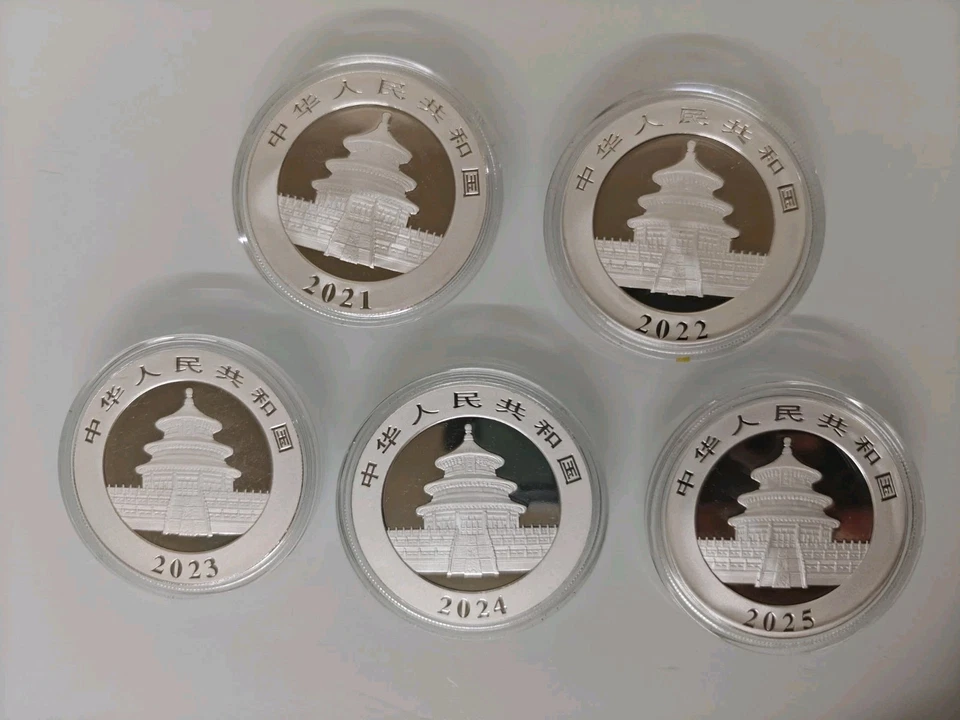 5x MONEDAS 1 ONZA PANDA 2021/22/23/24 Y 2025 S/C PLATA 999 CAPSULA S/C - Imagen 2 de 4