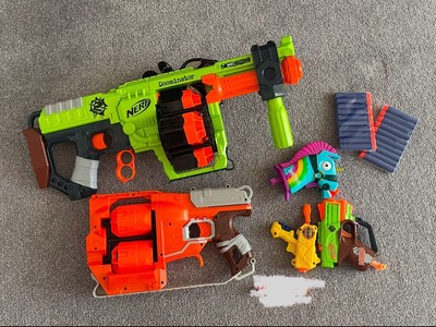 NERF Zombie Strike Doominator und Flipfury Blaster 