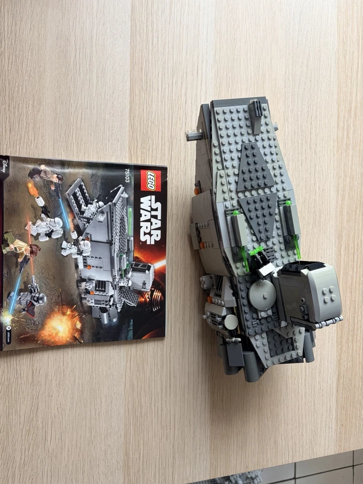 LEGO Star Wars 75103 First Order Transporter, photo 2 sur 5
