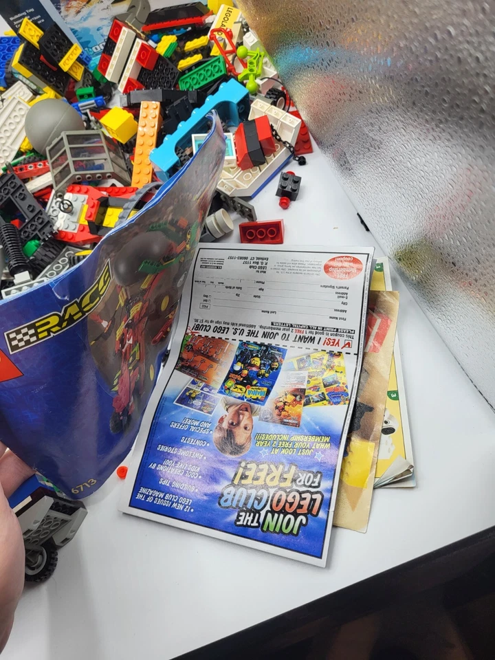 ENORME Lote De Colección Lego Piezas Piezas Caja Original Minifiguras Años 90 Corredor Foto 4 de 4