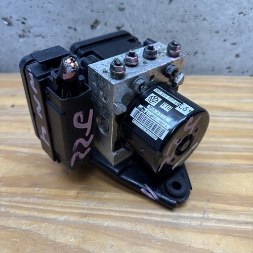 Volkswagen Jetta Passat Golf 2010-2014 ABS Anti-Lock Brake Pump 1K0614517EB OEM