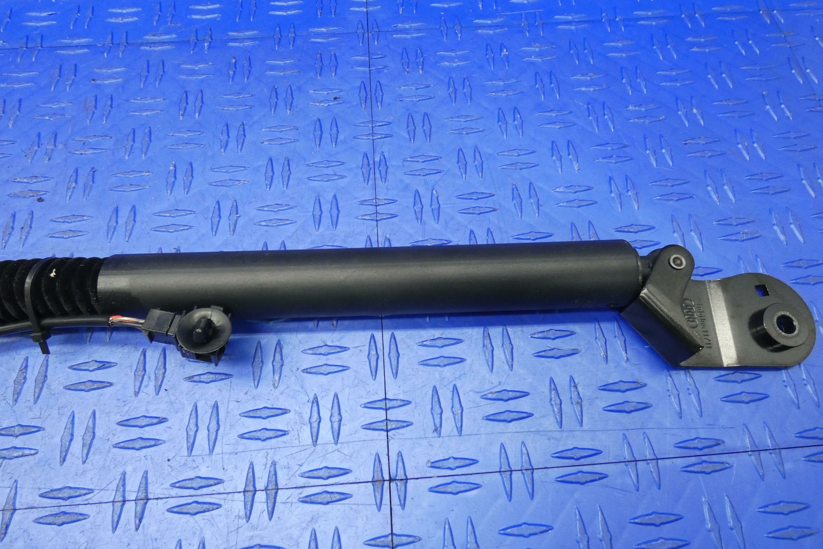 2012-2017 AUDI A7 LEFT REAR HATCH TRUNK SUPPORT STRUT OEM
