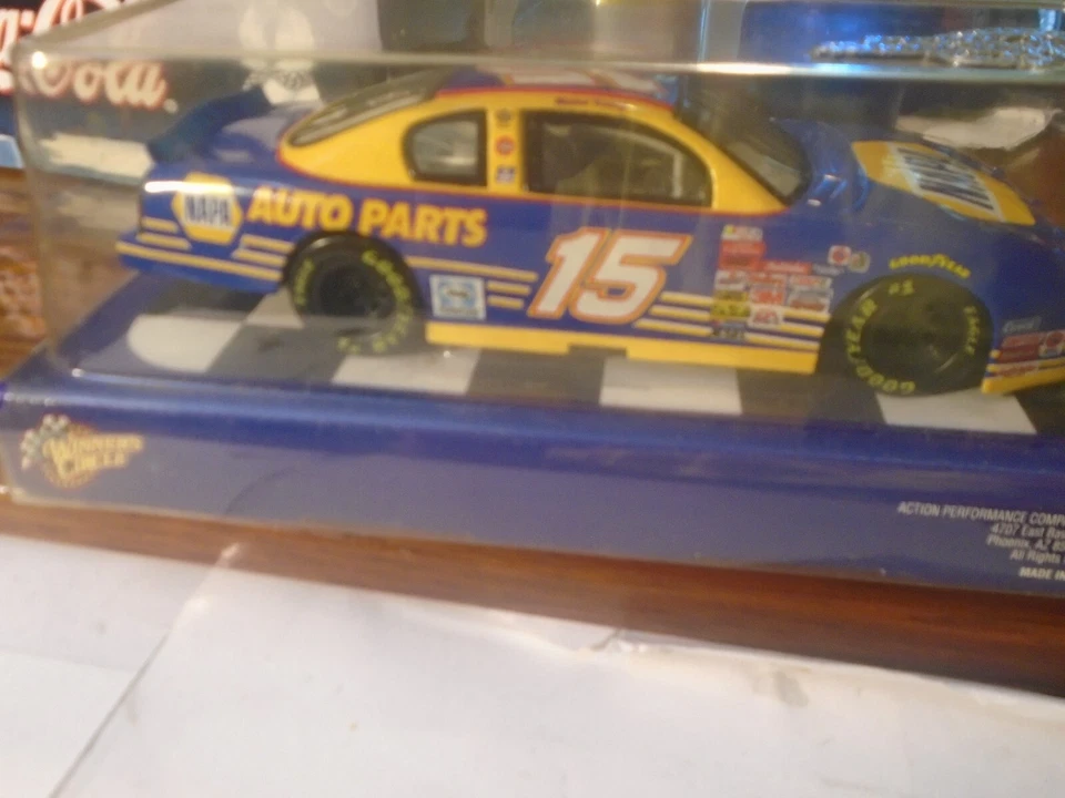 Winner's Circle #15 Michael Waltrip Napa Auto Parts, 2001 Monte Carlo, Action - Immagine 4 di 4