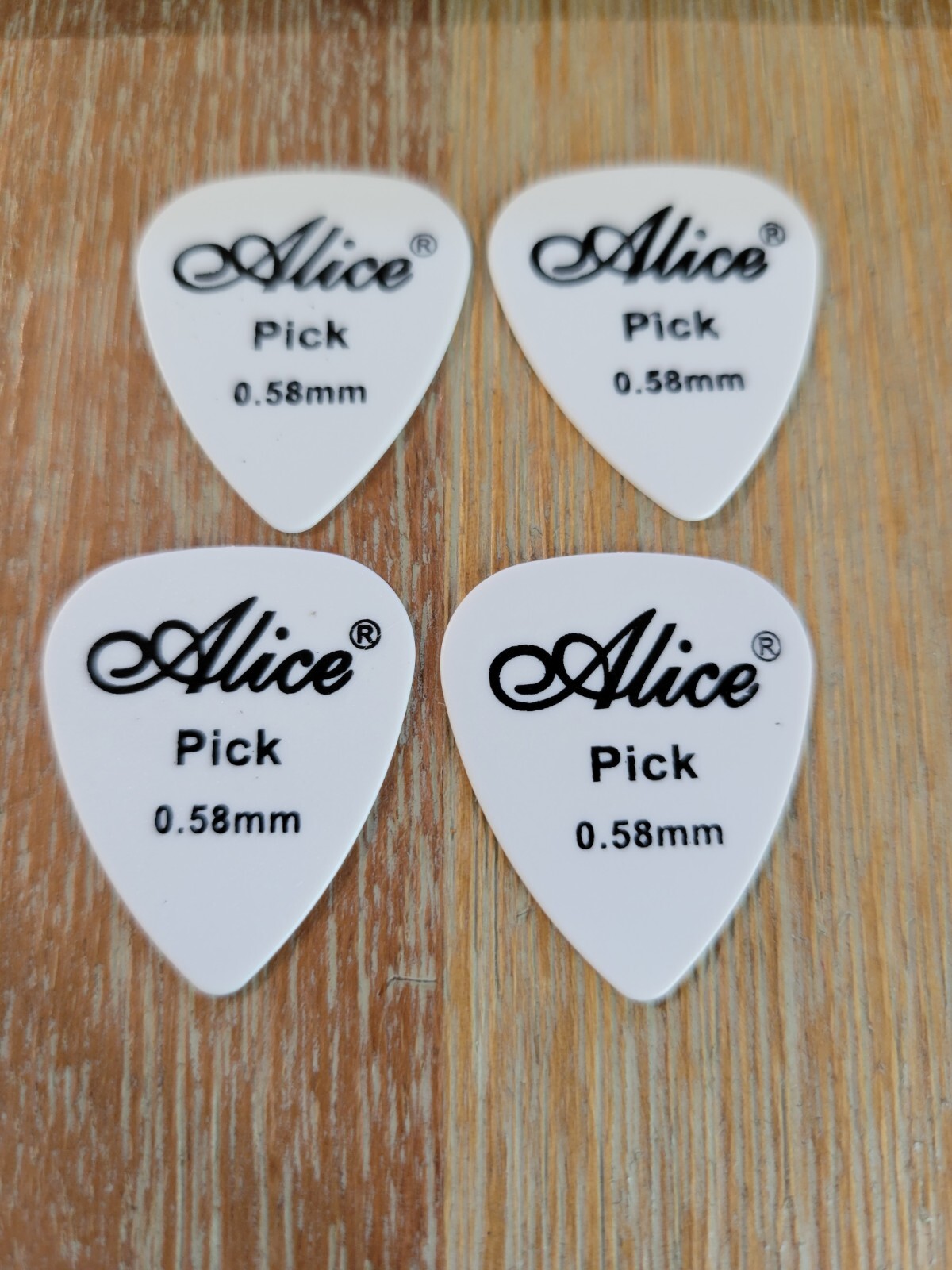 Plectrum Celluloid Electric/Acoustic/Bass/Classical Guitar Picks