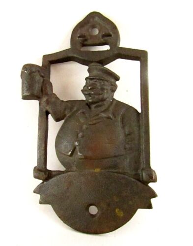 Vintage Gusseisen Metall Wand Flaschenöffner Mann mit Becher