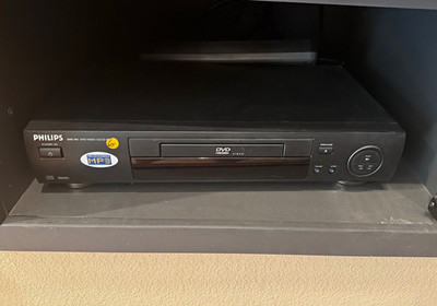 Philips DVP3142 DVD Player Progressive Scan 1080p Black Region 1 CD/DVD