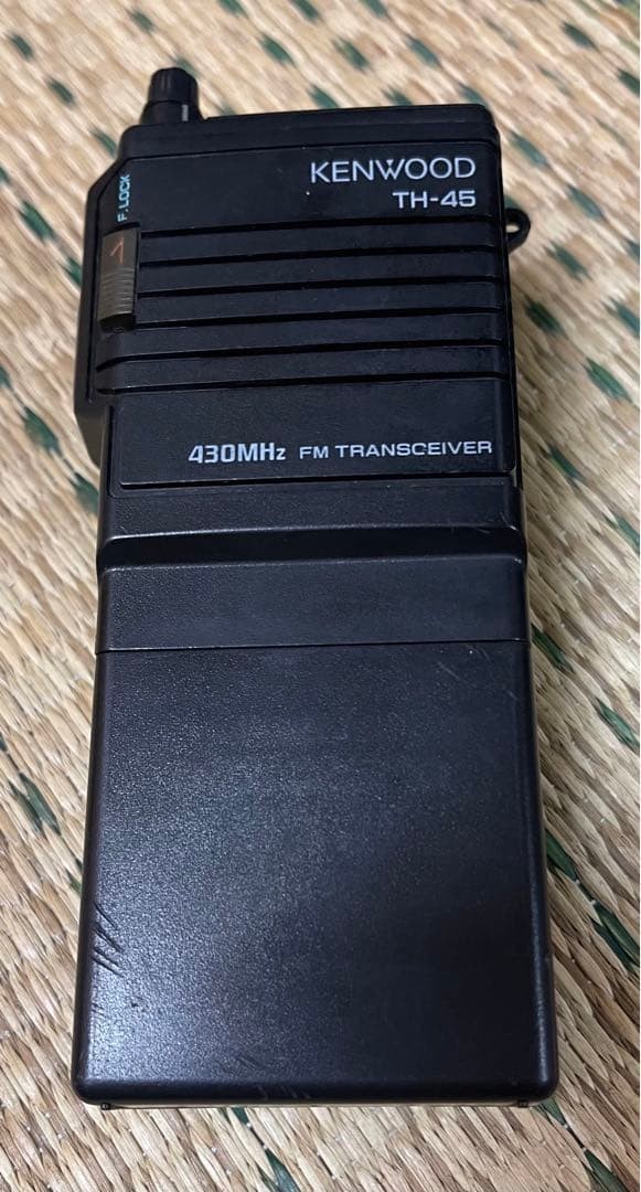 KENWOOD 430MHz FM ハンディトランシーバー TH-45 Kenwood TH-45 Transceiver Ham radio Black color 430Mhs 1W
