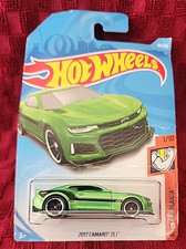 Hot Wheels 2017 CAMARO ZL1 Muscle Mania Green w/Black Stripe FJX-73