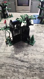 LEGO Castle: Forestmen's Hideout (6054)