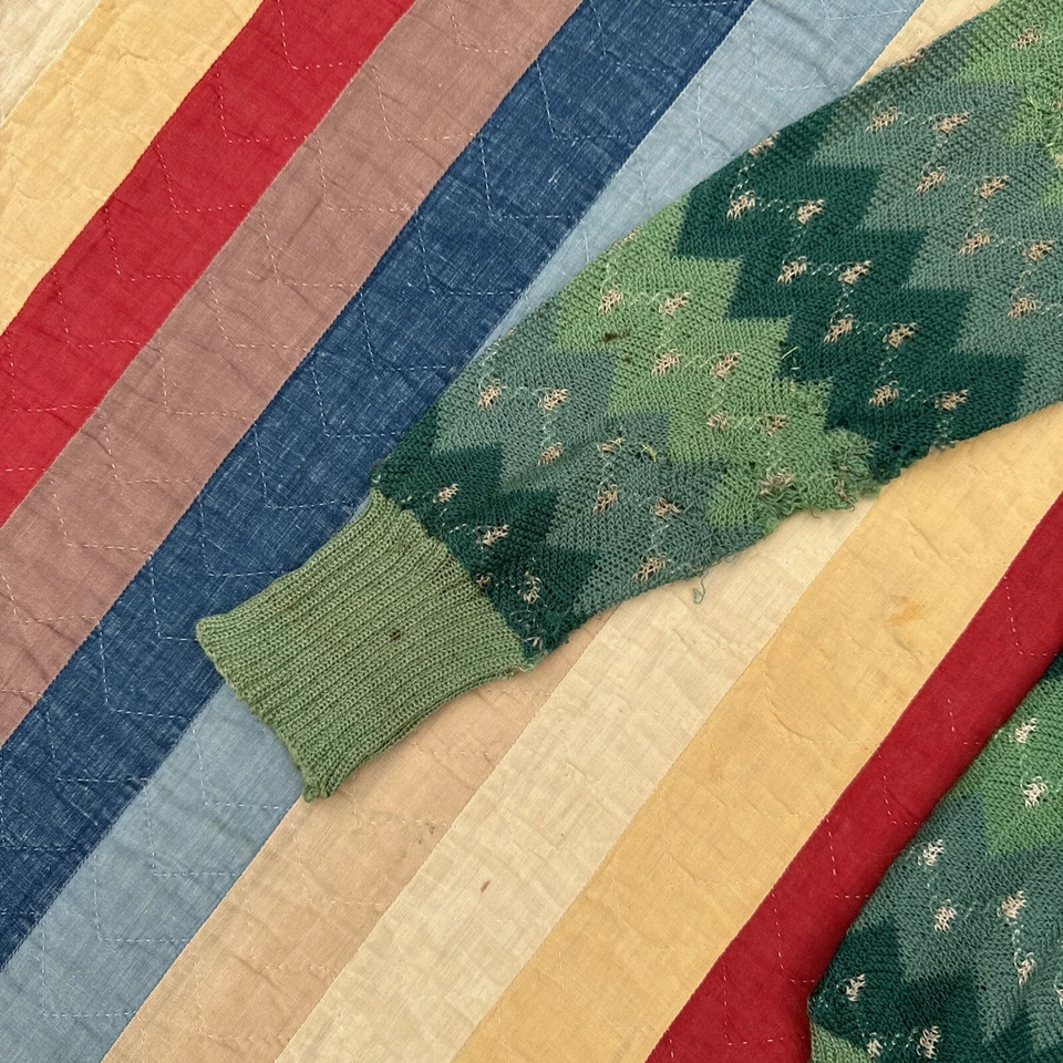 Antiguo suéter de lana tejido geométrico verde de los años 20 de colección Foto 4 de 4