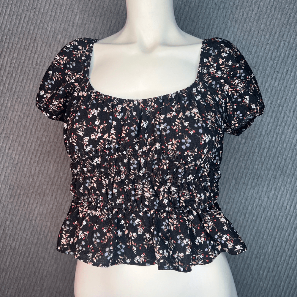 Moa Moa Floral Print Crop Top Size Medium