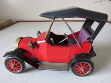 Japanese 1960  s SUNRISE MODEL-T Battery Operated Bumper Action TIN Car