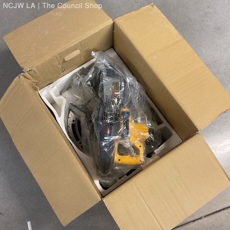 NOB DeWalt 12" Single Bevel Compound Miter Saw (Missing Accessories)