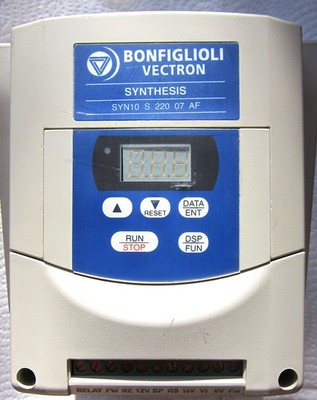 BONFIGLIOLI SYN10 S 220 07 AF Frequency Converter 2HP 15 Amp  240VAC 1-3 Phase