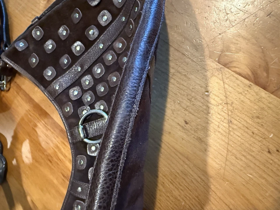 Bandolera de cuero gamuza marrón naturalizador vintage cartera herrajes plateados Foto 4 de 4