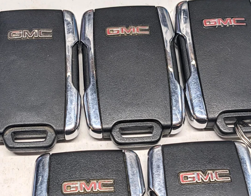 LOT OF 5 CHEVROLET STANDARD KEY FOB REMOTE  M3N-32337100  4 BUTTON - Image 4 of 4