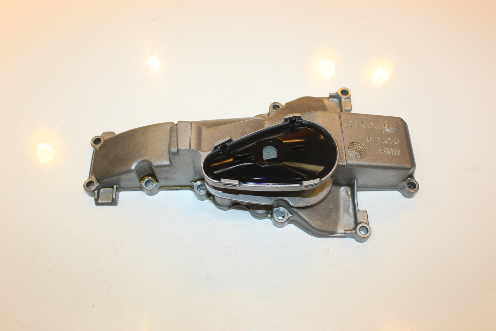 2013 BMW F700 GS Engine Motor Bottom Oil Pan Pick up Cover Housing 