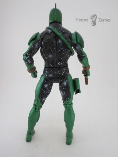 Diamond Select Marvel Capitana Marvel GENIS-VELL KREE ARMADURA Variante con Blaster - Imagen 4 de 5