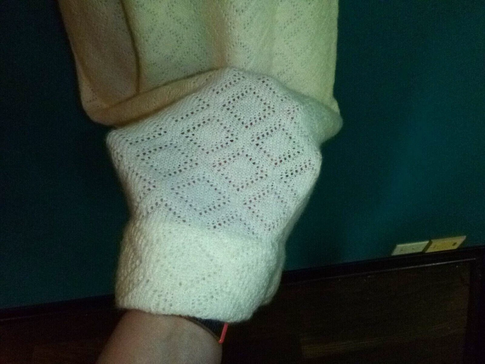 OFF WHITE Abito vintage anni '60 Orlon acrilico a punta Maglione lavorato a maglia abito con strappo bianco taglia M L