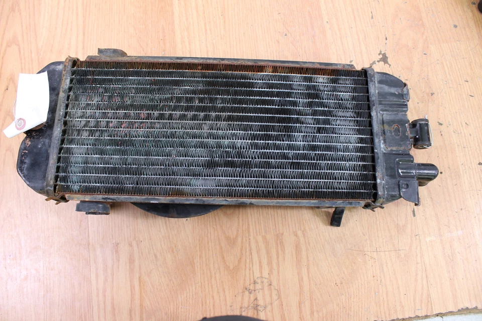 Honda VT750 1983 radiador de sombra/enfriador Foto 2 de 4