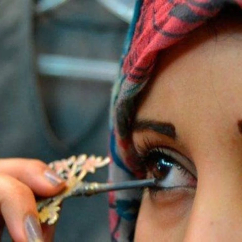 Moroccan Natural Black Kohl Kajal Surma Eyeliner Powder 10g - Image 2 of 4