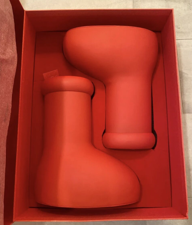 MSCHF Big Red Boot Men display picture 2