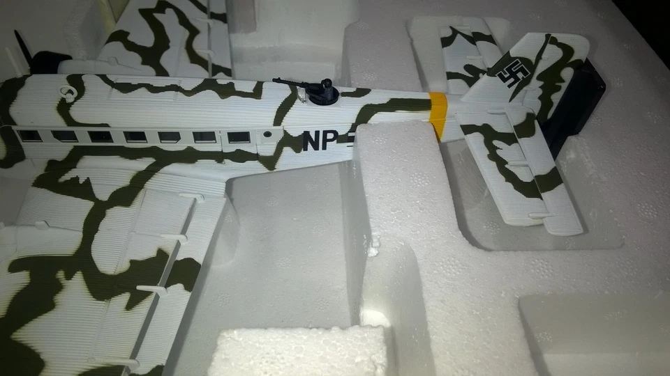 Corgi JU-52/3  WWII German  Transport  Plane  Eastern Front 1941  1/72   AA36904 - Image 3 of 4