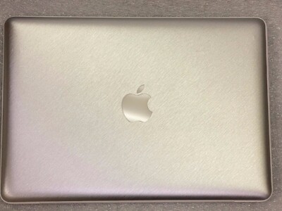 2015 Apple MacBook Air 13 inch / Dual Core i5/ 8GB / 256GB SSD- OS